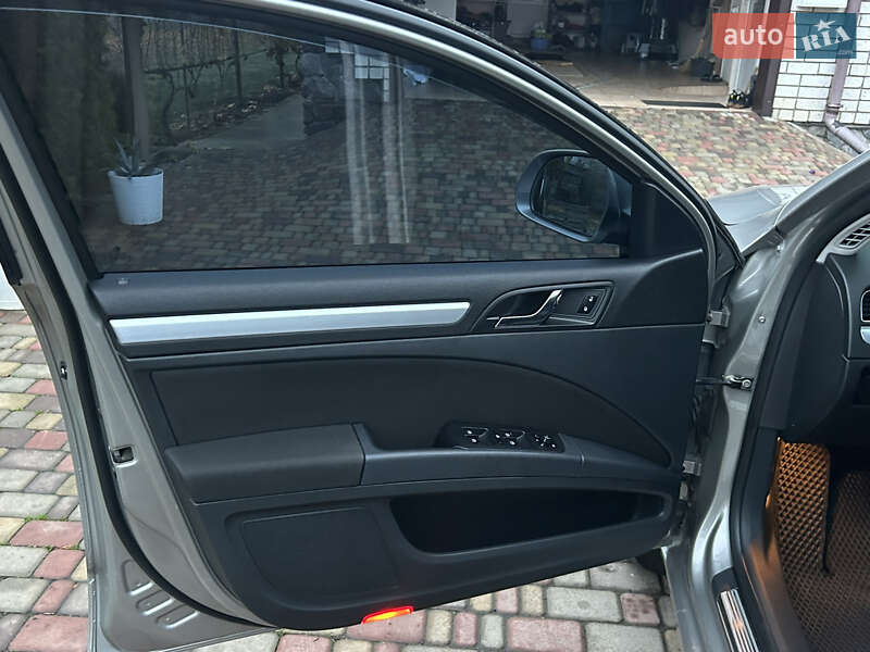 Лифтбек Skoda Superb 2013 в Хороле