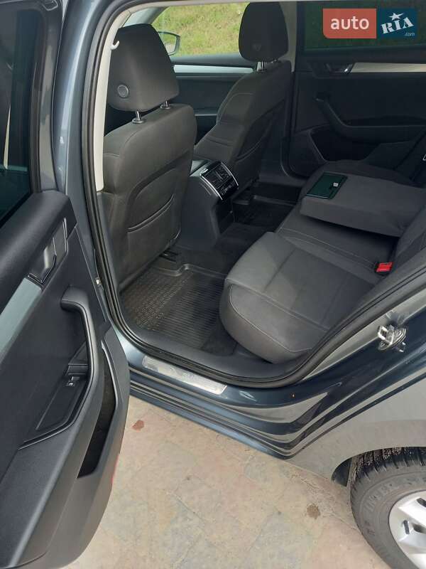 Універсал Skoda Superb 2015 в Львові фото 3 Універсал Skoda Superb 2015 в Львові