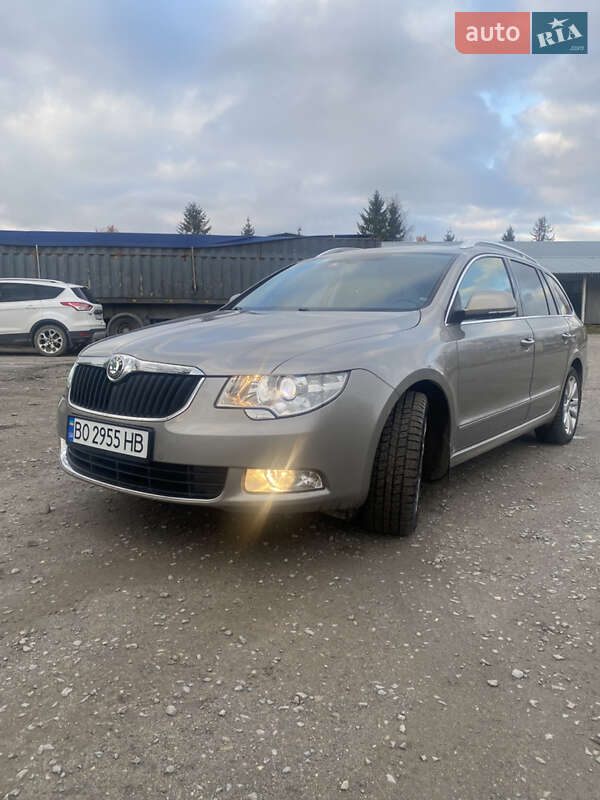 Універсал Skoda Superb 2012 в Тернополі