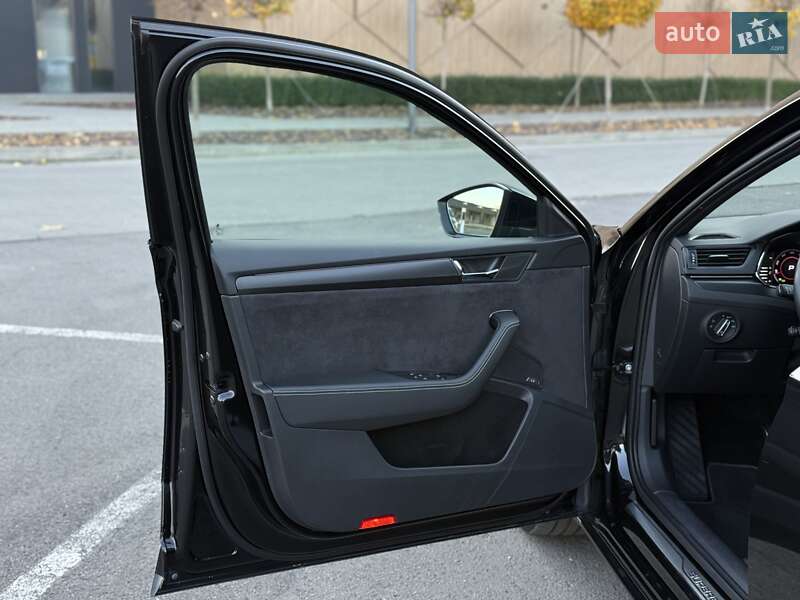 Універсал Skoda Superb 2020 в Мукачевому