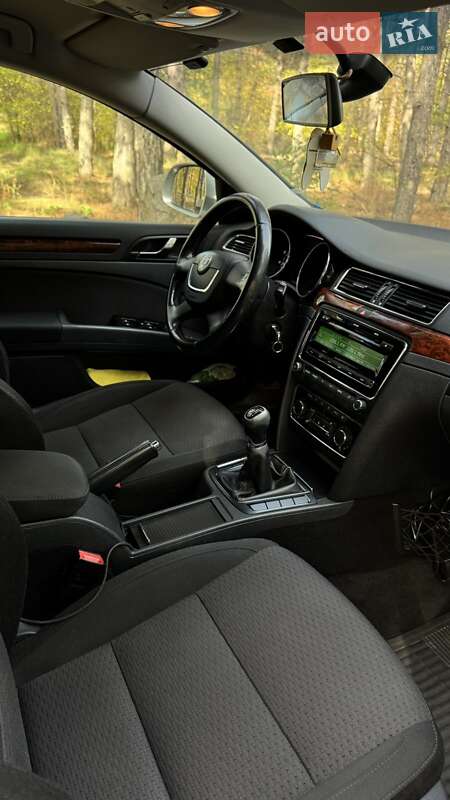 Лифтбек Skoda Superb 2013 в Запорожье