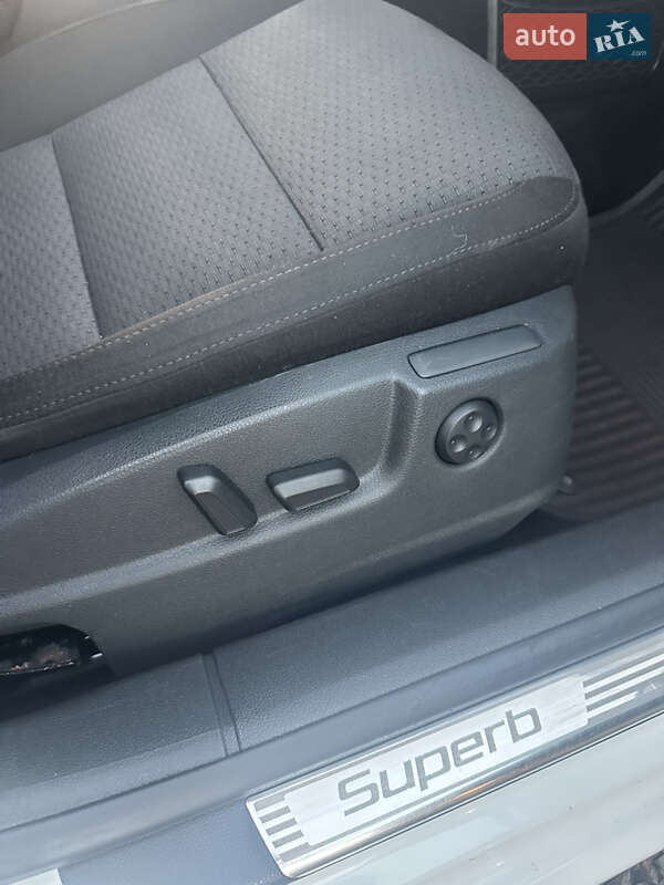 Універсал Skoda Superb 2012 в Ковелі