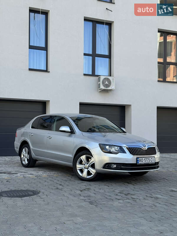 Ліфтбек Skoda Superb 2014 в Ужгороді фото 2 Ліфтбек Skoda Superb 2014 в Ужгороді