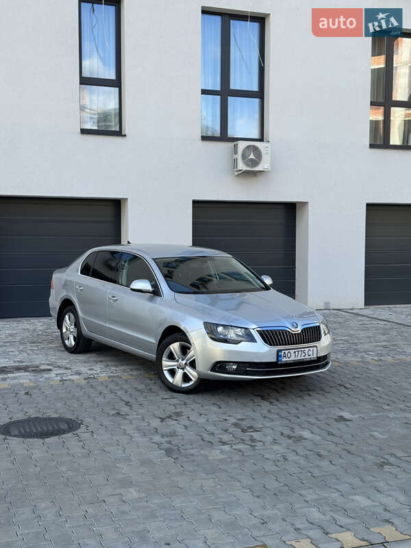 Ліфтбек Skoda Superb 2014 в Ужгороді фото 4 Ліфтбек Skoda Superb 2014 в Ужгороді