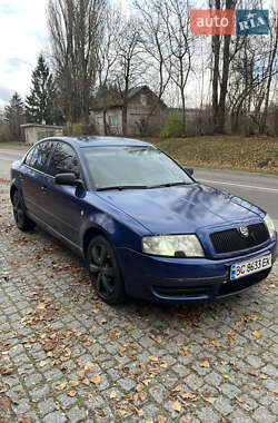 Лифтбек Skoda Superb 2003 в Львове