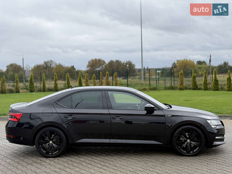 Лифтбек Skoda Superb 2021 в Луцке
