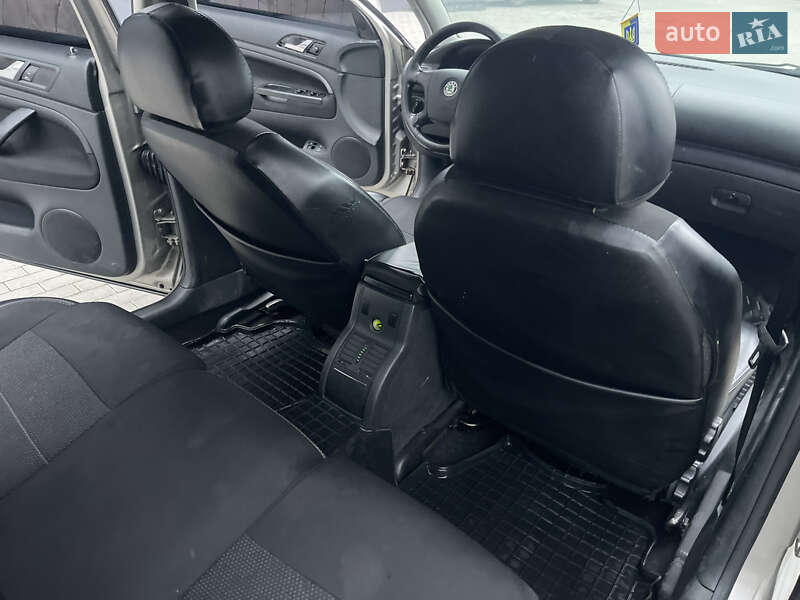 Ліфтбек Skoda Superb 2007 в Рівному