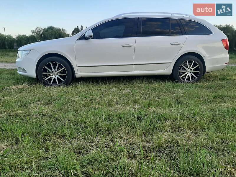 Универсал Skoda Superb 2012 в Киеве