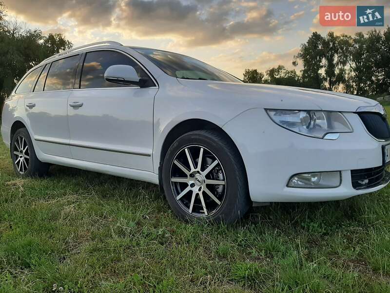 Универсал Skoda Superb 2012 в Киеве