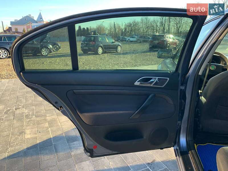 Лифтбек Skoda Superb 2005 в Коломые