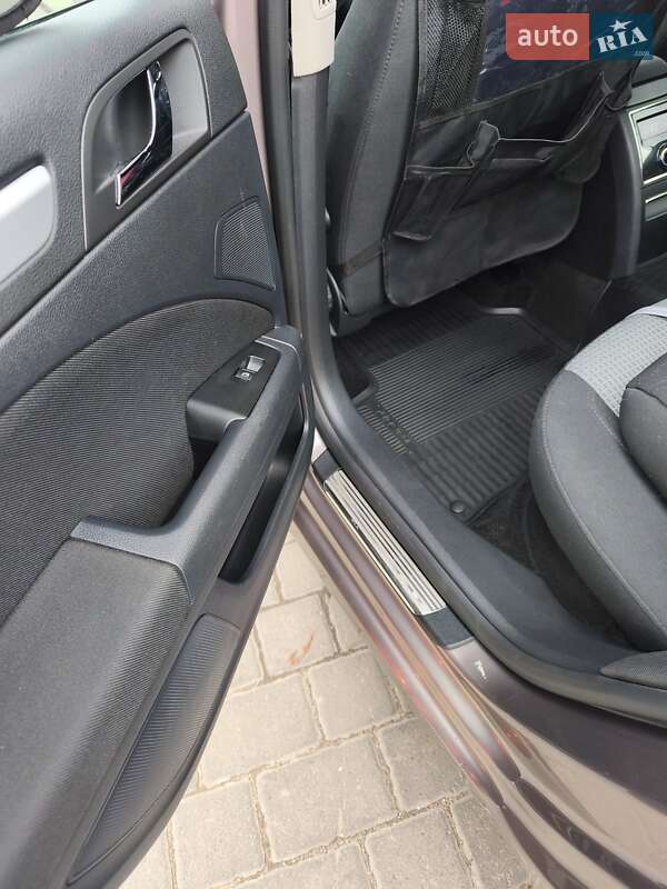 Лифтбек Skoda Superb 2012 в Львове