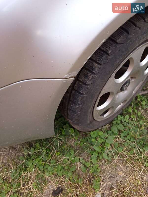 Лифтбек Skoda Superb 2003 в Герце