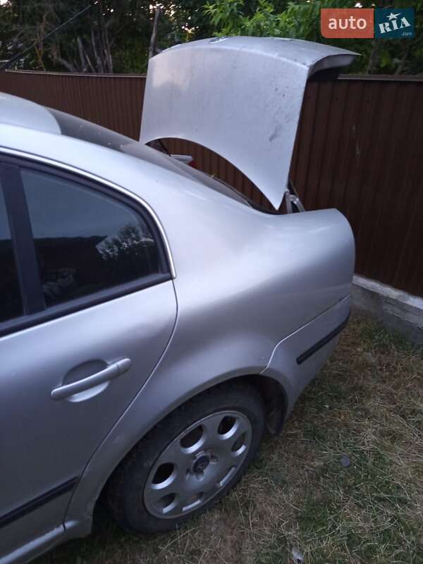 Лифтбек Skoda Superb 2003 в Герце