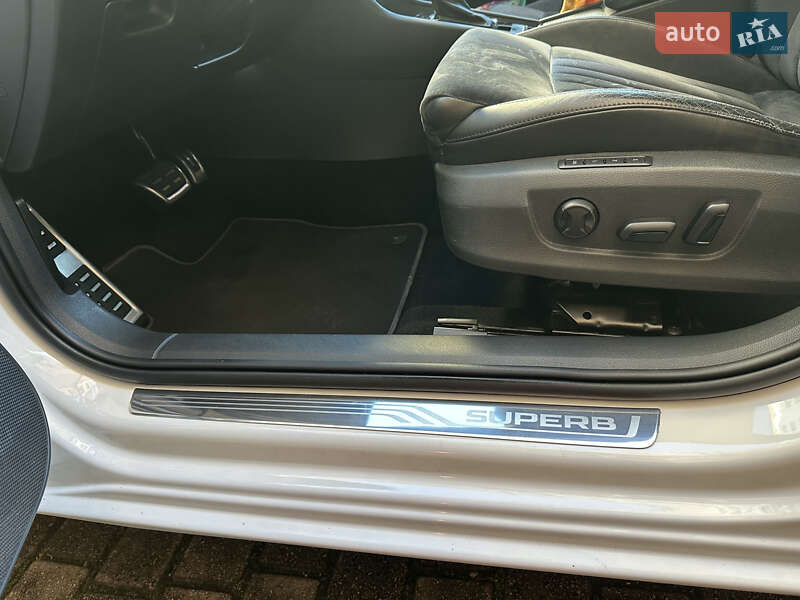 Універсал Skoda Superb 2016 в Івано-Франківську