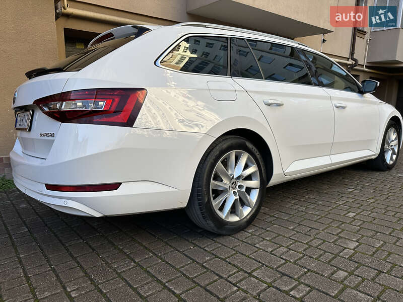 Універсал Skoda Superb 2016 в Івано-Франківську