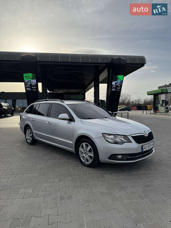 Универсал Skoda Superb 2014 в Львове фото 5 Универсал Skoda Superb 2014 в Львове