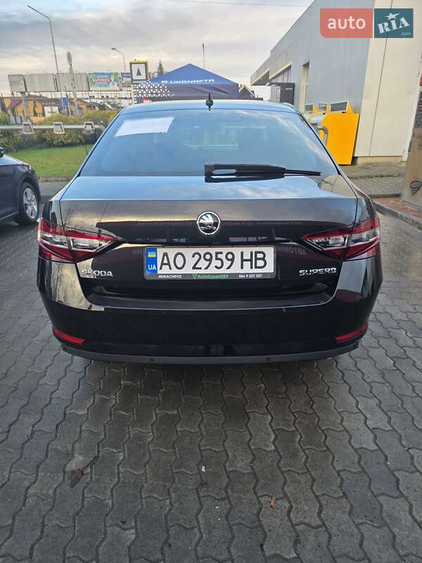 Лифтбек Skoda Superb 2016 в Мукачево