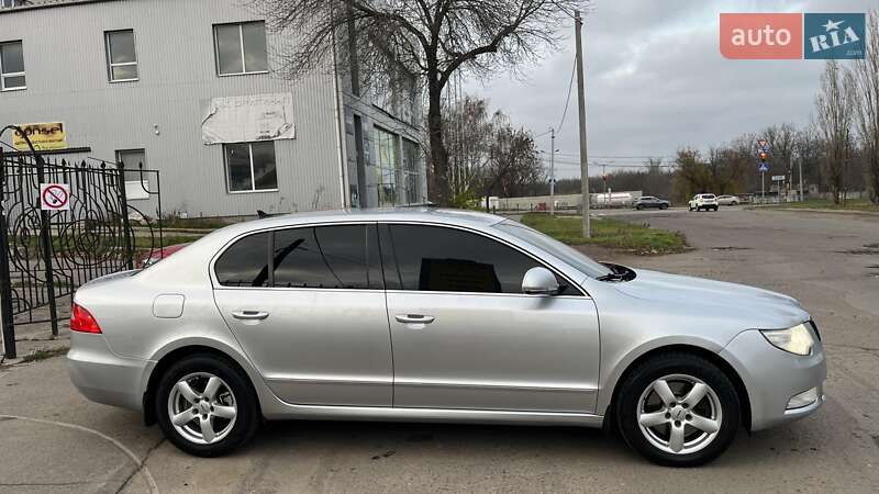 Лифтбек Skoda Superb 2012 в Николаеве