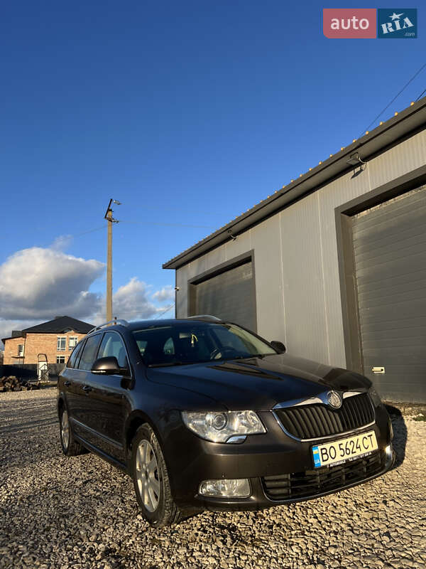 Универсал Skoda Superb 2011 в Тернополе