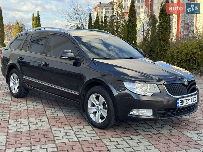 Универсал Skoda Superb 2012 в Вараше фото 11 Универсал Skoda Superb 2012 в Вараше