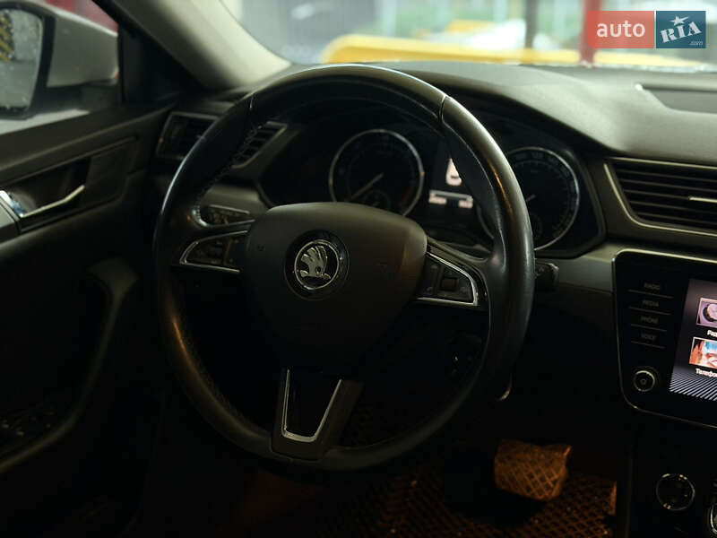 Універсал Skoda Superb 2018 в Івано-Франківську