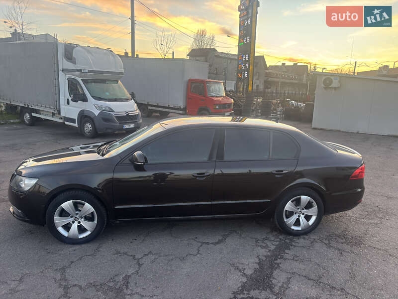 Ліфтбек Skoda Superb 2013 в Львові