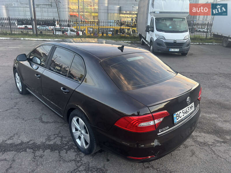 Ліфтбек Skoda Superb 2013 в Львові