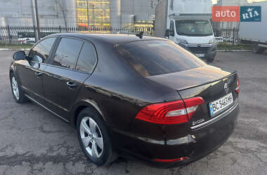 Лифтбек Skoda Superb 2013 в Львове