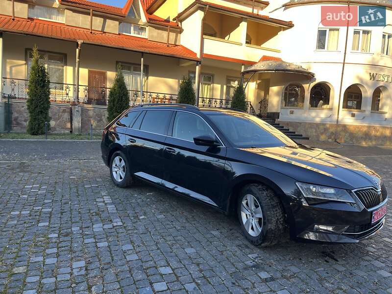 Універсал Skoda Superb 2018 в Золочеві