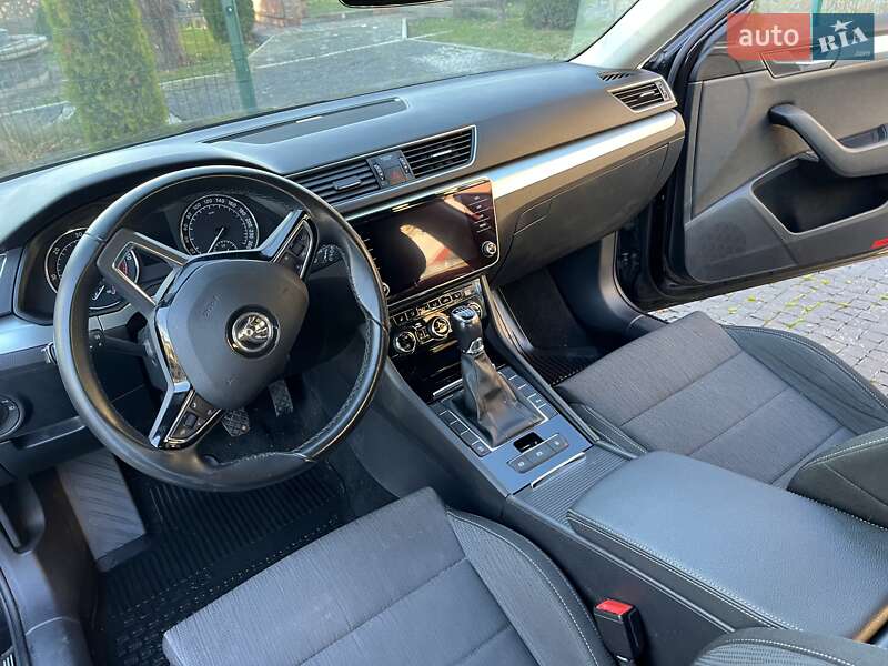 Універсал Skoda Superb 2018 в Золочеві