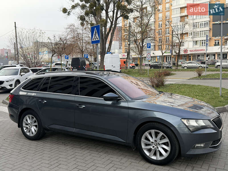 Універсал Skoda Superb 2015 в Львові