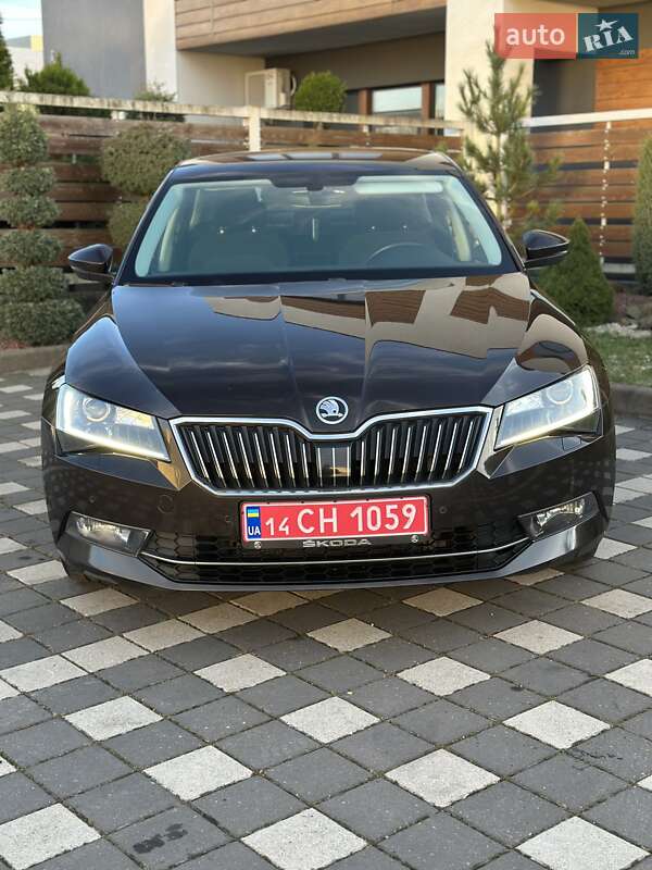 Ліфтбек Skoda Superb 2018 в Стрию