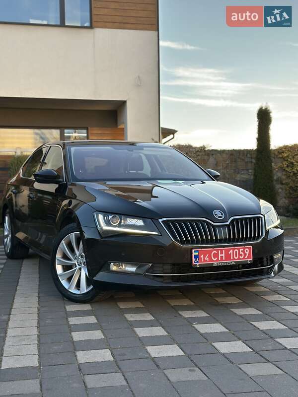 Ліфтбек Skoda Superb 2018 в Стрию