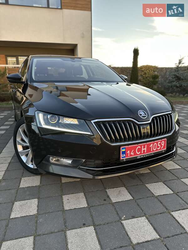 Ліфтбек Skoda Superb 2018 в Стрию