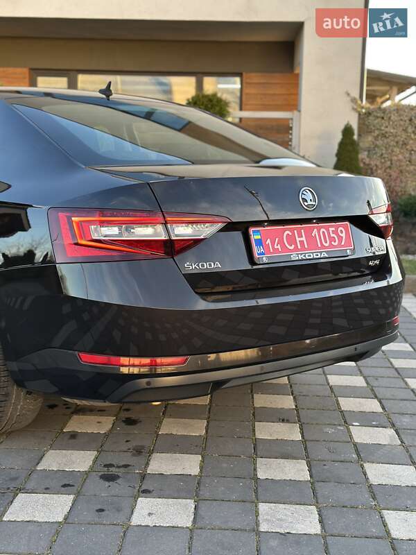 Ліфтбек Skoda Superb 2018 в Стрию