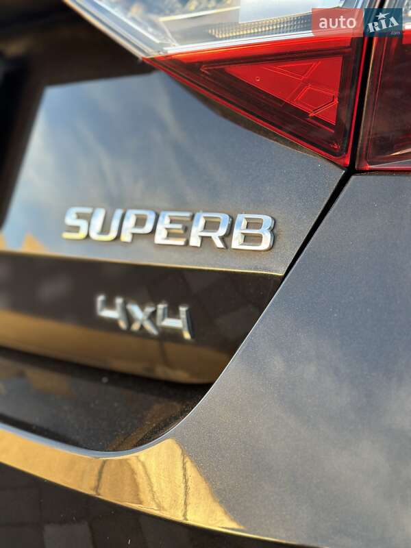 Ліфтбек Skoda Superb 2018 в Стрию