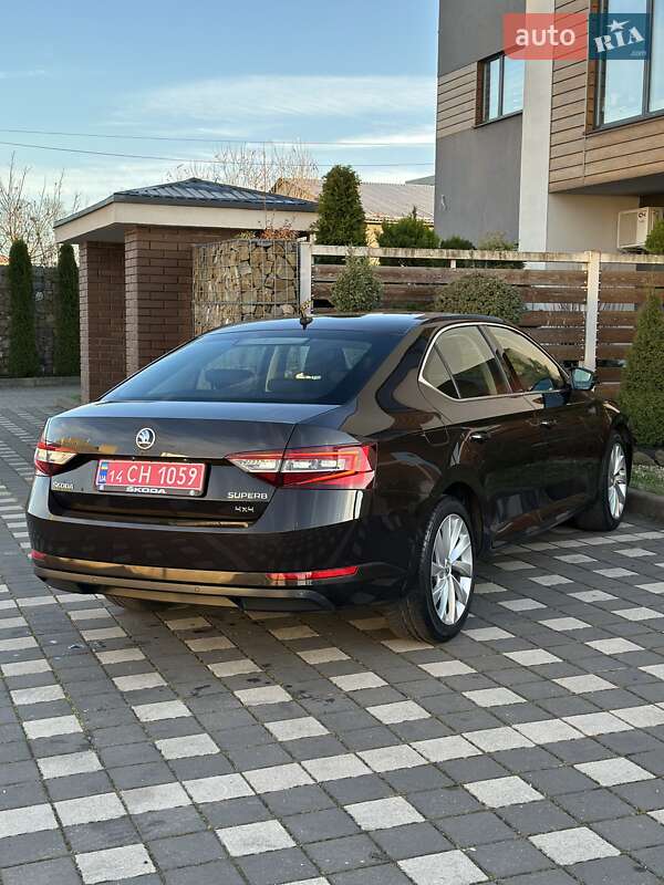 Ліфтбек Skoda Superb 2018 в Стрию