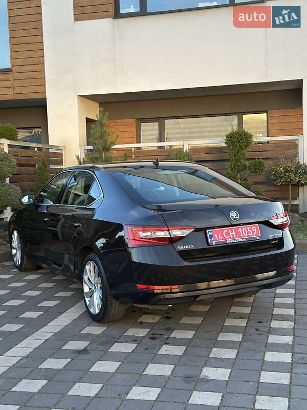 Ліфтбек Skoda Superb 2018 в Стрию