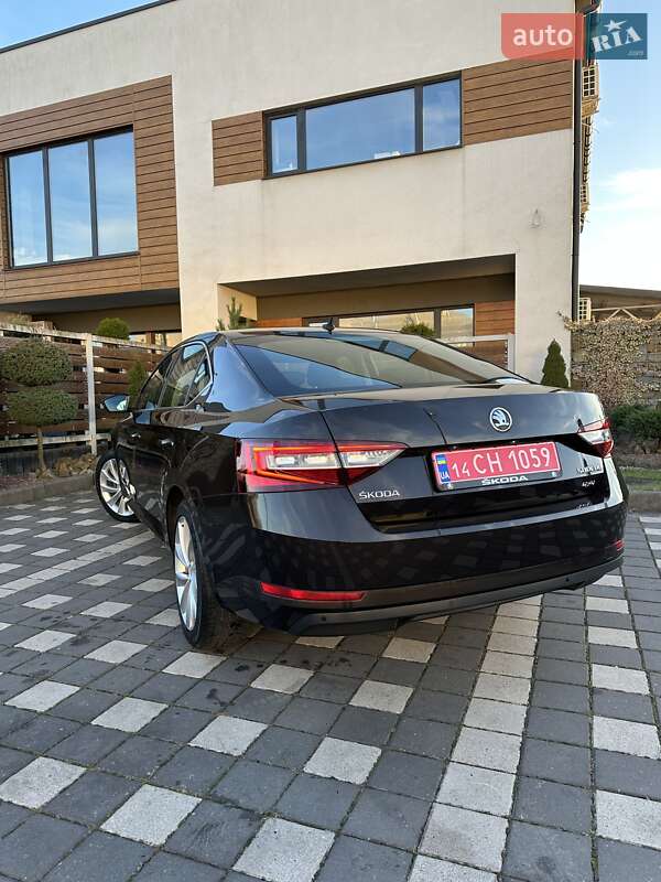Ліфтбек Skoda Superb 2018 в Стрию