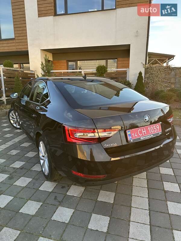 Ліфтбек Skoda Superb 2018 в Стрию