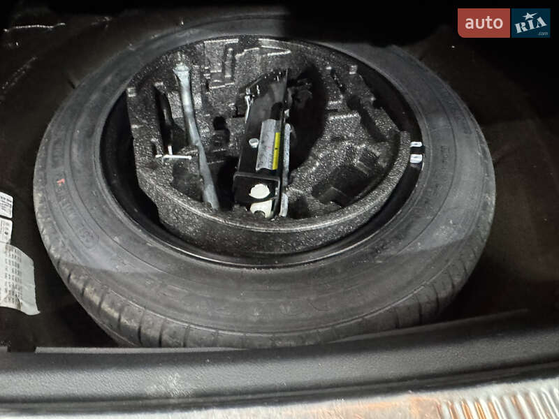 Универсал Skoda Superb 2012 в Кременце