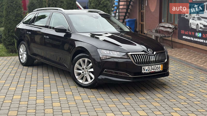 Универсал Skoda Superb 2022 в Сваляве