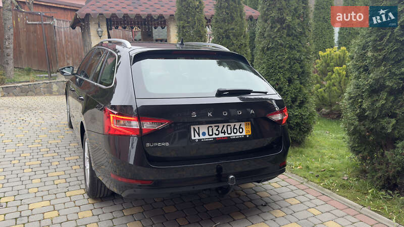 Универсал Skoda Superb 2022 в Сваляве