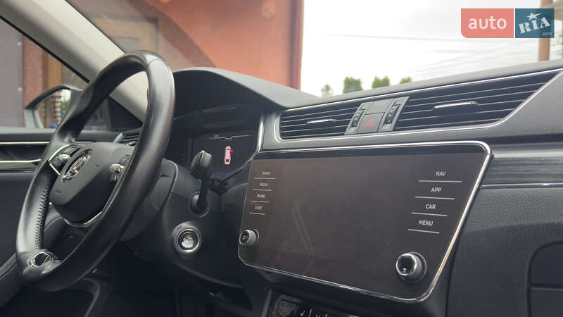 Универсал Skoda Superb 2022 в Сваляве