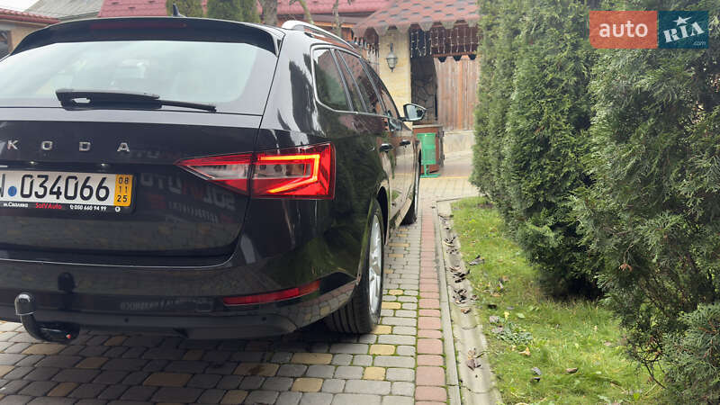 Универсал Skoda Superb 2022 в Сваляве