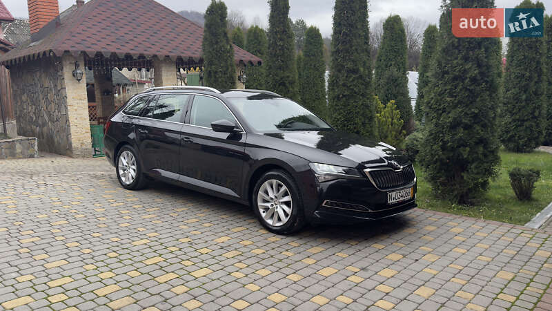 Универсал Skoda Superb 2022 в Сваляве