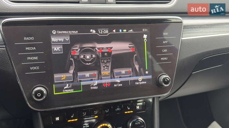 Универсал Skoda Superb 2022 в Сваляве