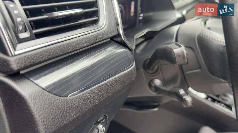 Универсал Skoda Superb 2022 в Сваляве