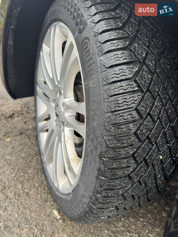 Лифтбек Skoda Superb 2012 в Делятине