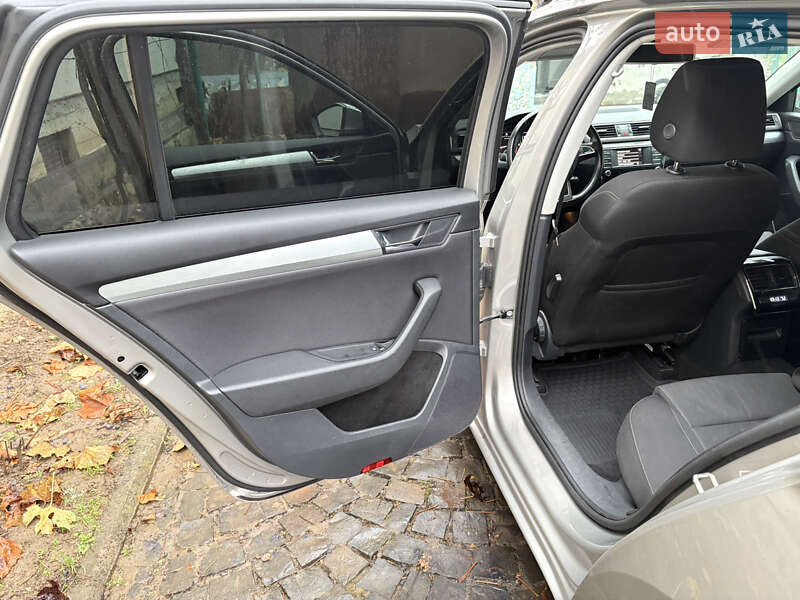 Универсал Skoda Superb 2015 в Мукачево